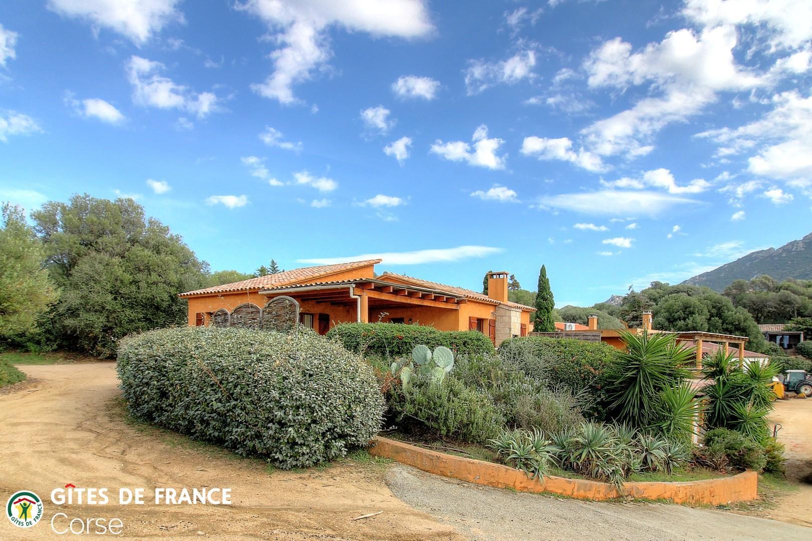 G�te rural � Propriano en Corse : fa�ade