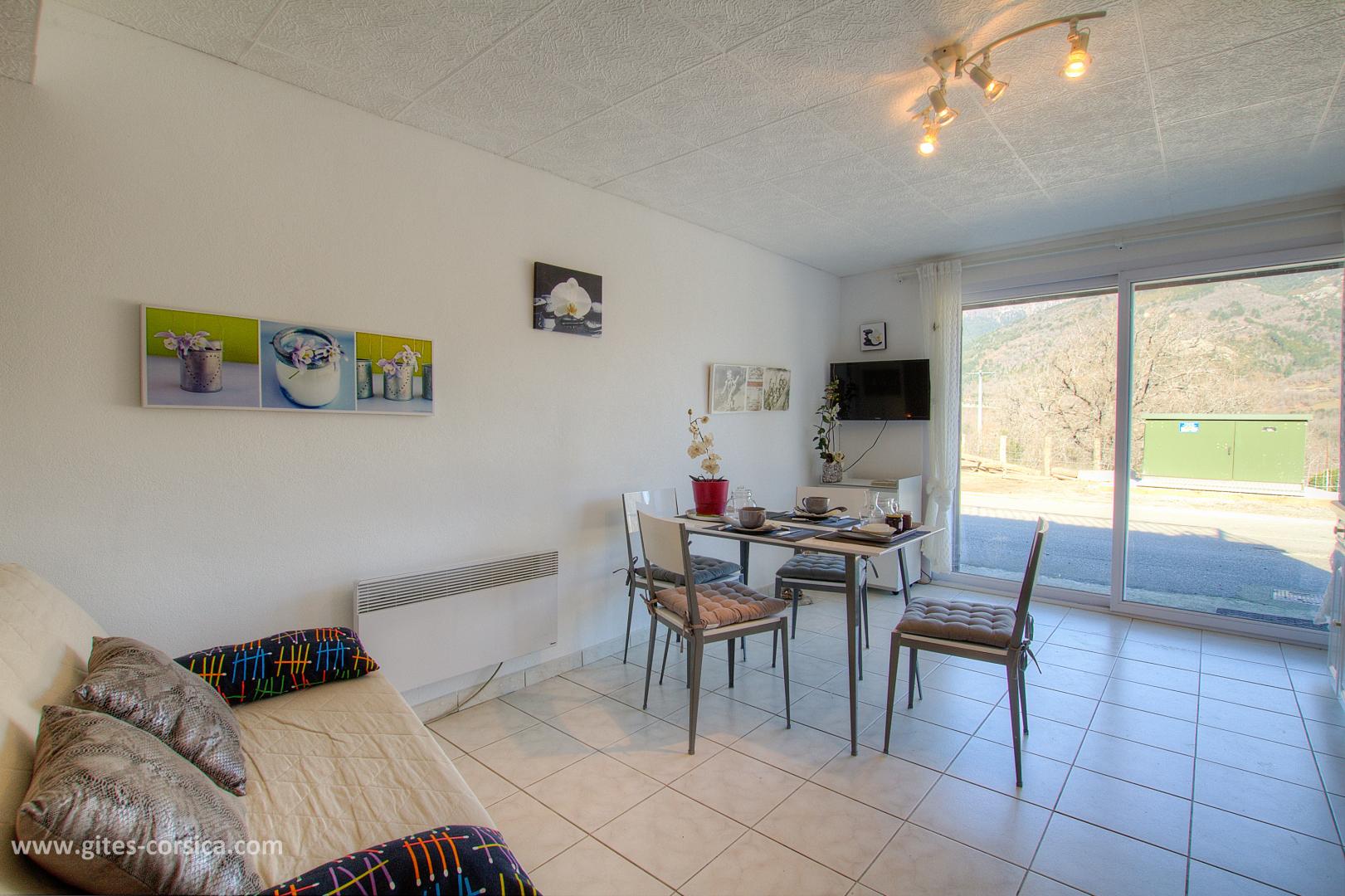 G�te � Cozzano en Corse : studio