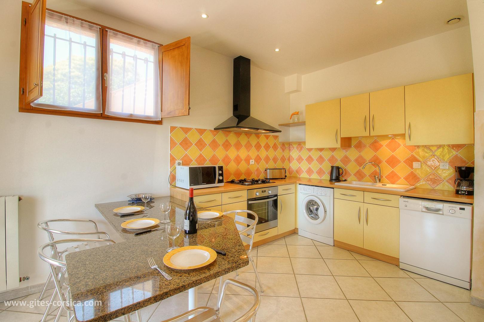 g�te rural � APPIETTO en CORSE DU SUD : espace ext�rieur