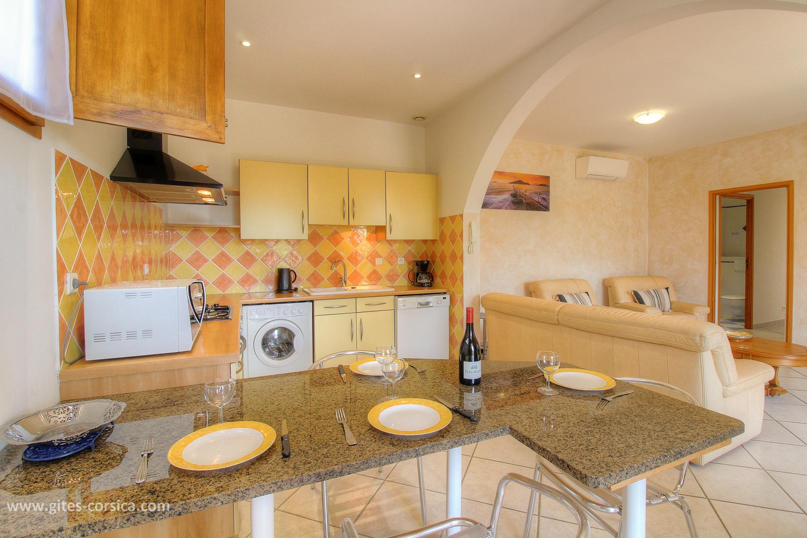 g�te rural � APPIETTO en CORSE DU SUD : espace ext�rieur