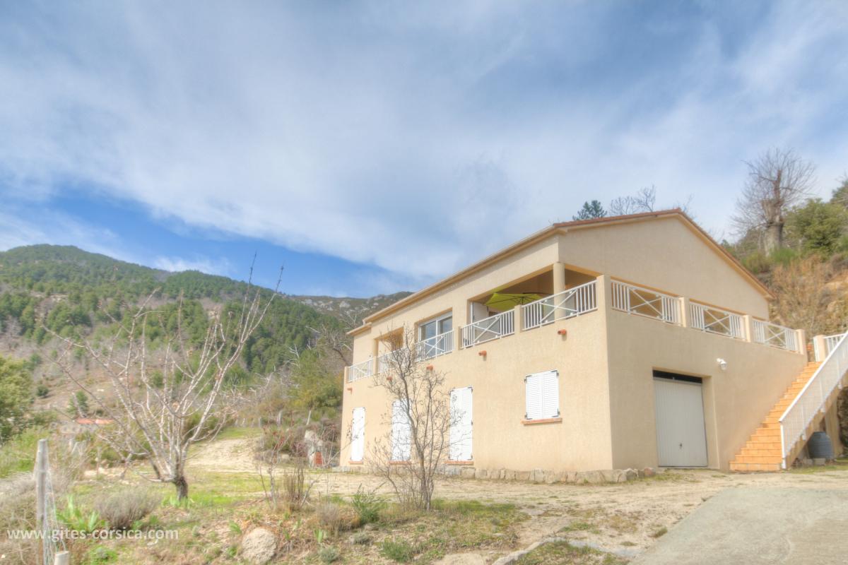 G�te rural � Tasso en Corse : salle de bain