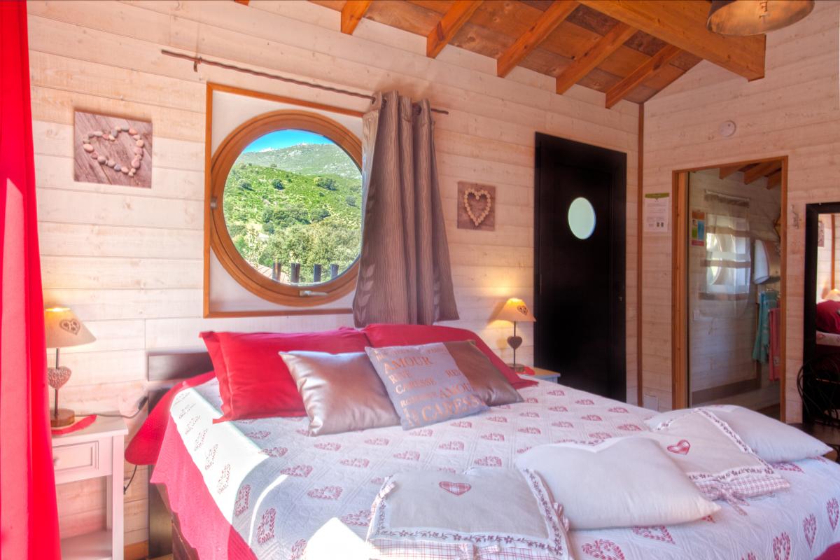 Cabane dans les arbres � Francardo en Haute-Corse : la chambre