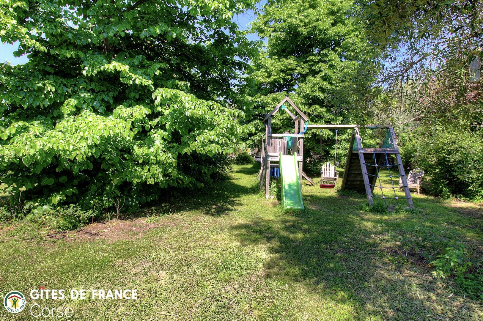 vue ext�rieure cot� sortie du gite