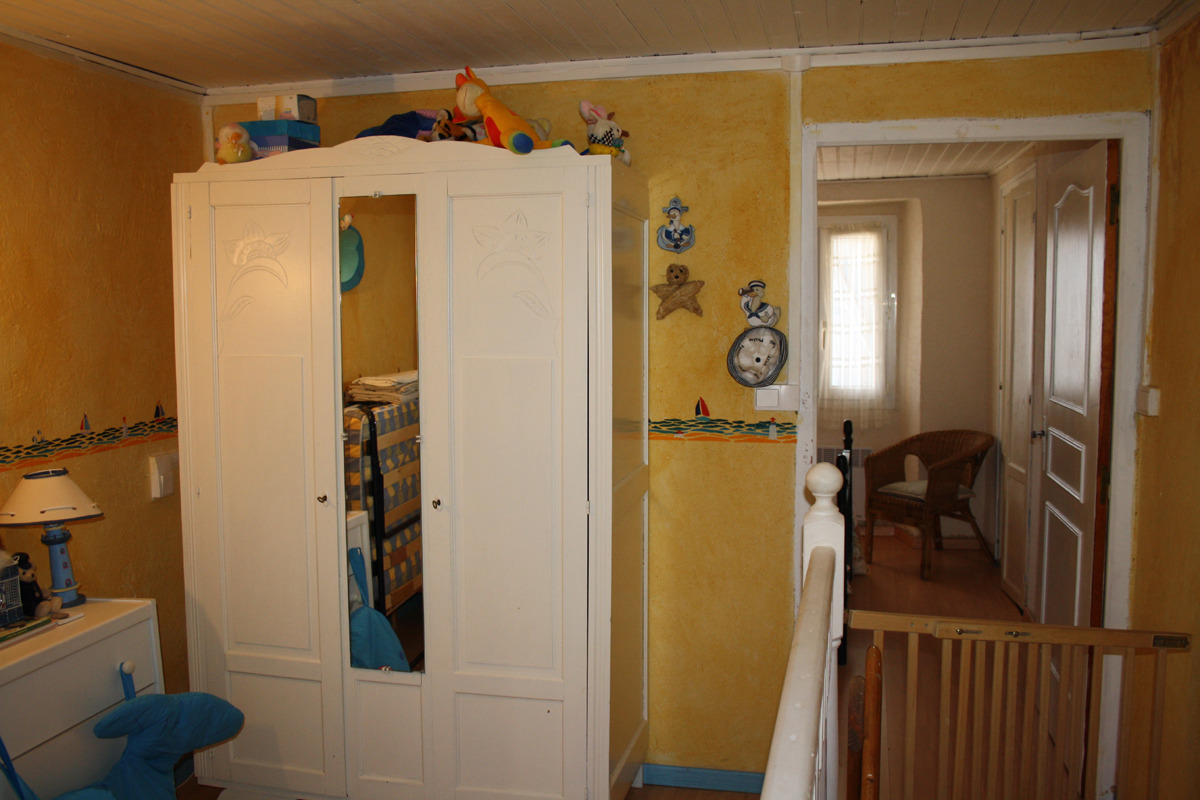G�te rural � Castifao en Haute-Corse : la chambre b�b�