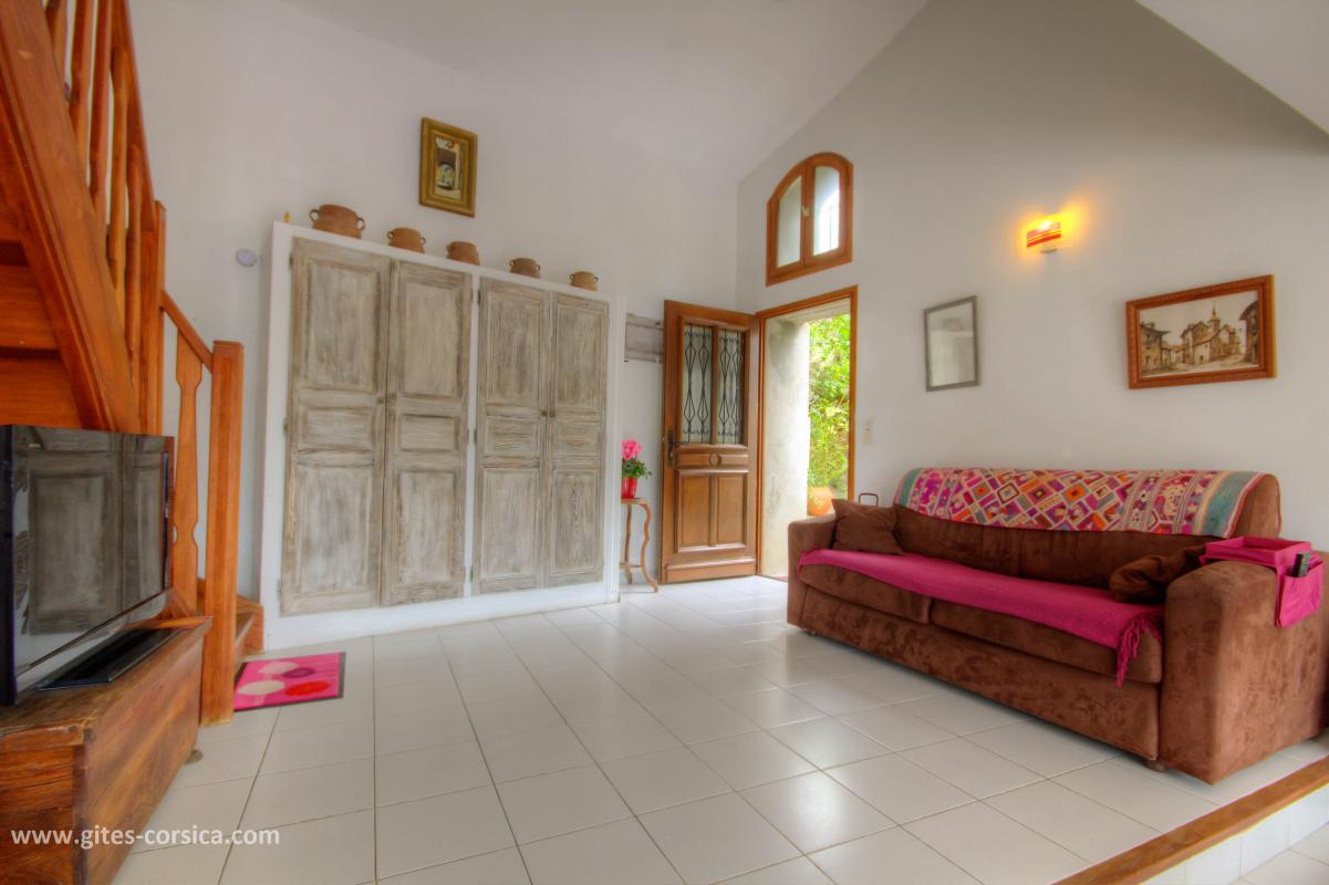 G�te rural � Taglio Isolaccio en Haute Corse: acc�s ext�rieur au niveau inf�rieur