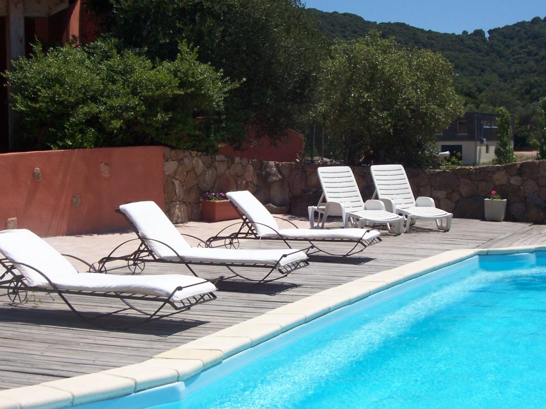 G�te rural � Figari en Corse-du-Sud : la piscine