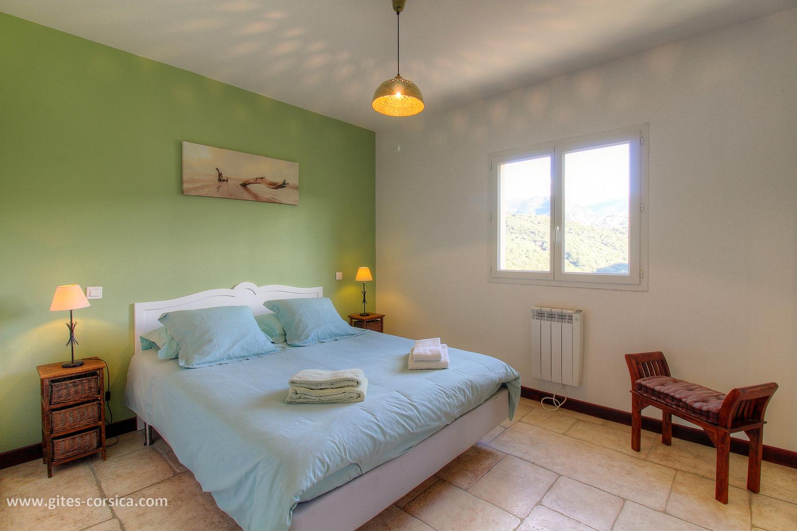 G�te rural � Ocana en Corse : chambre