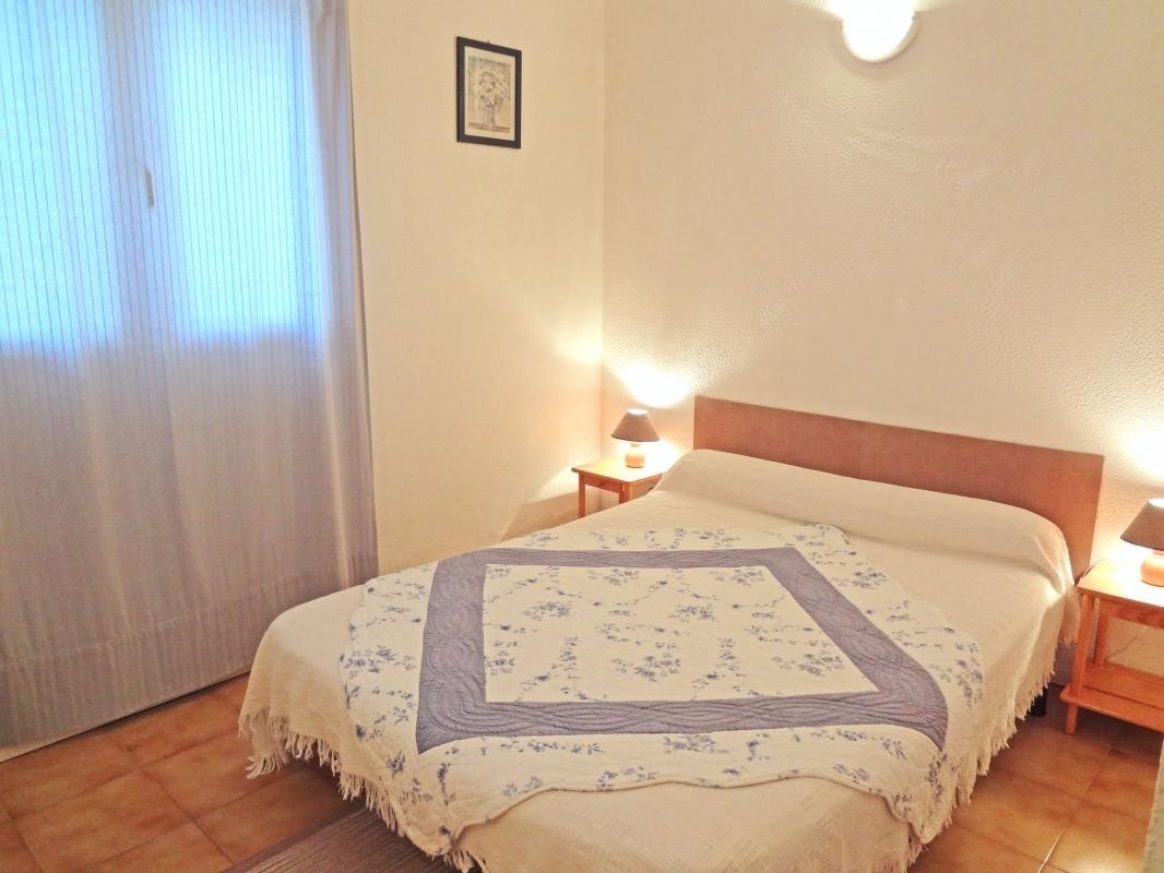 G�te rural � Sarrola Carcopino en Corse : une chambre