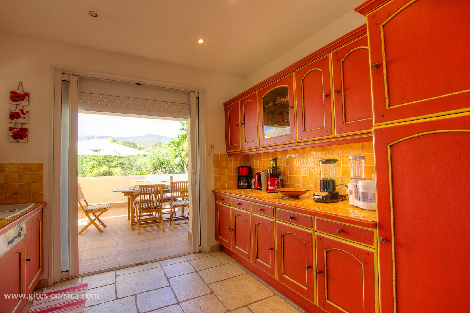 G�te rural � la plaine de Peri en Corse : chambre