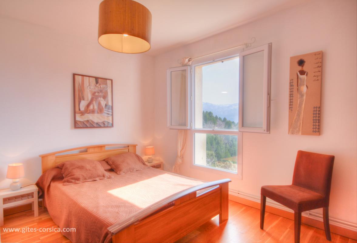 G�te rural � Tasso en Corse : vue de la terrasse