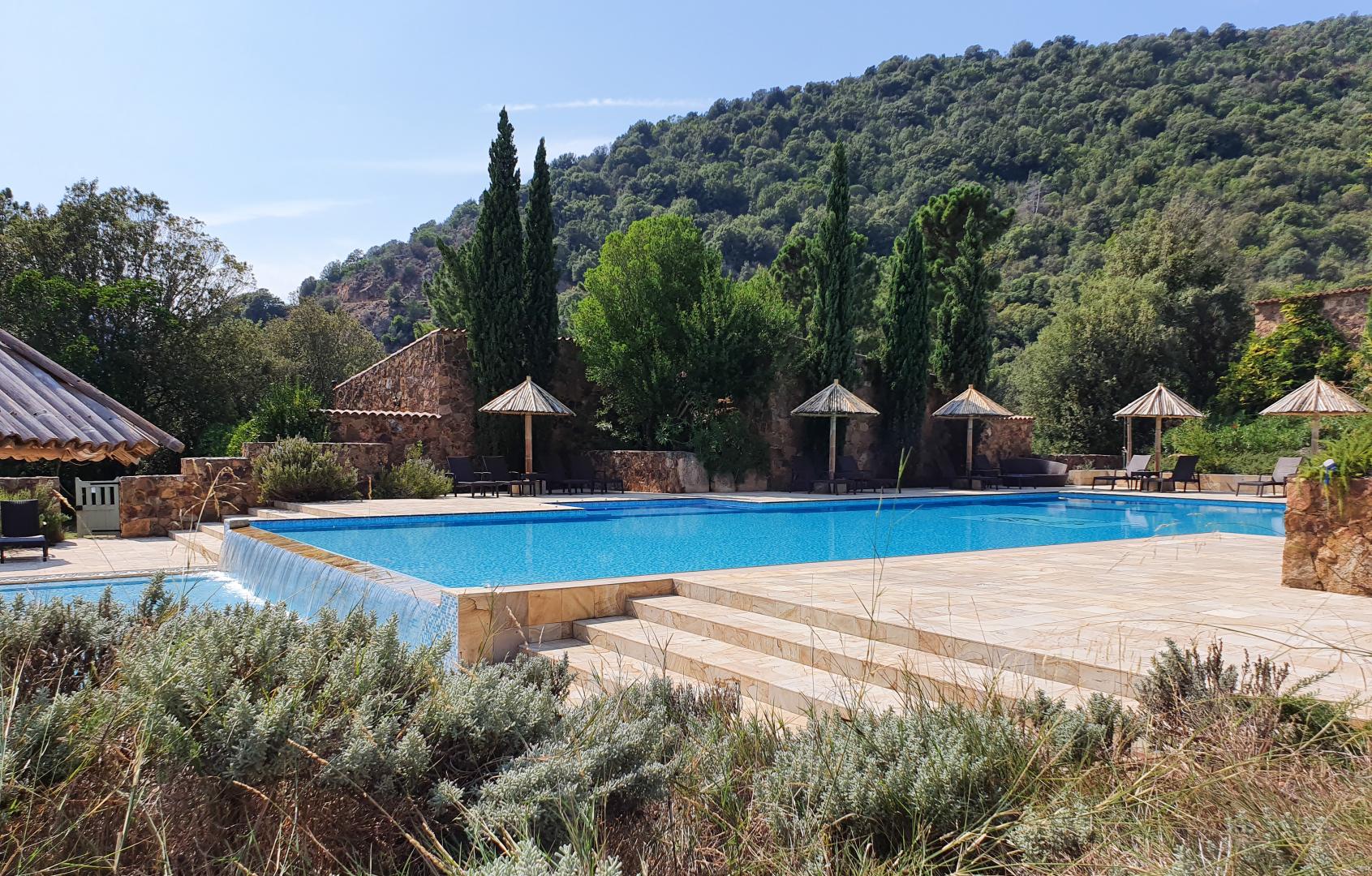 G�te � Serriera en Corse du Sud -20010 : salle de bains