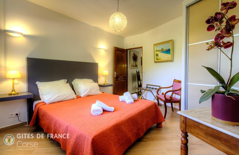 G�te rural � Muracciole en Haute-Corse : chambre