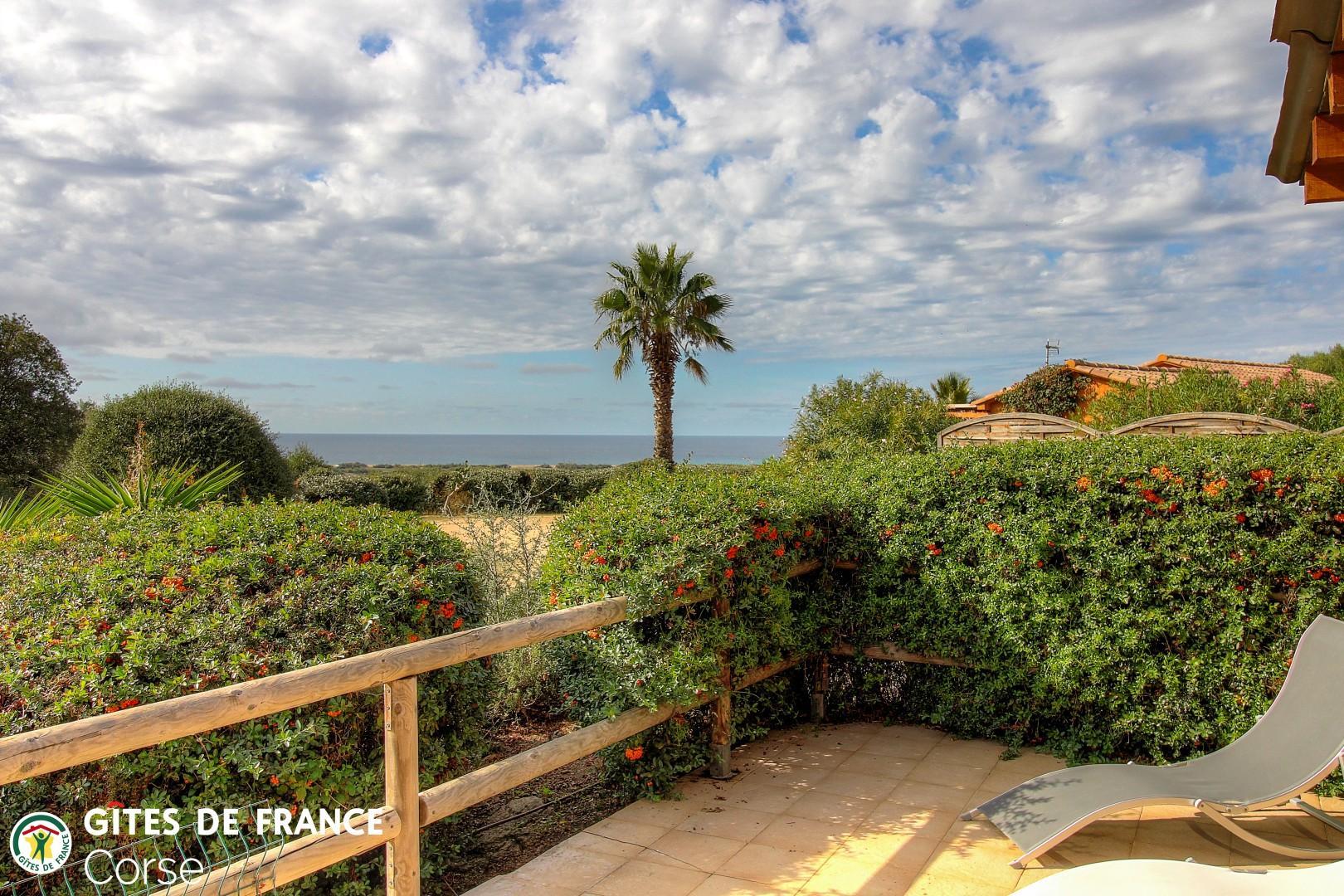 G�te rural � Propriano en Corse : vue �loign�e
