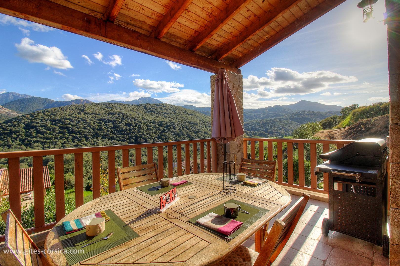 G�te rural � Ocana en Corse : terrasse