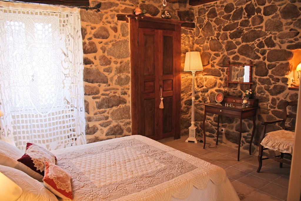 G�te rural � Ota en Corse du sud : coin cuisine