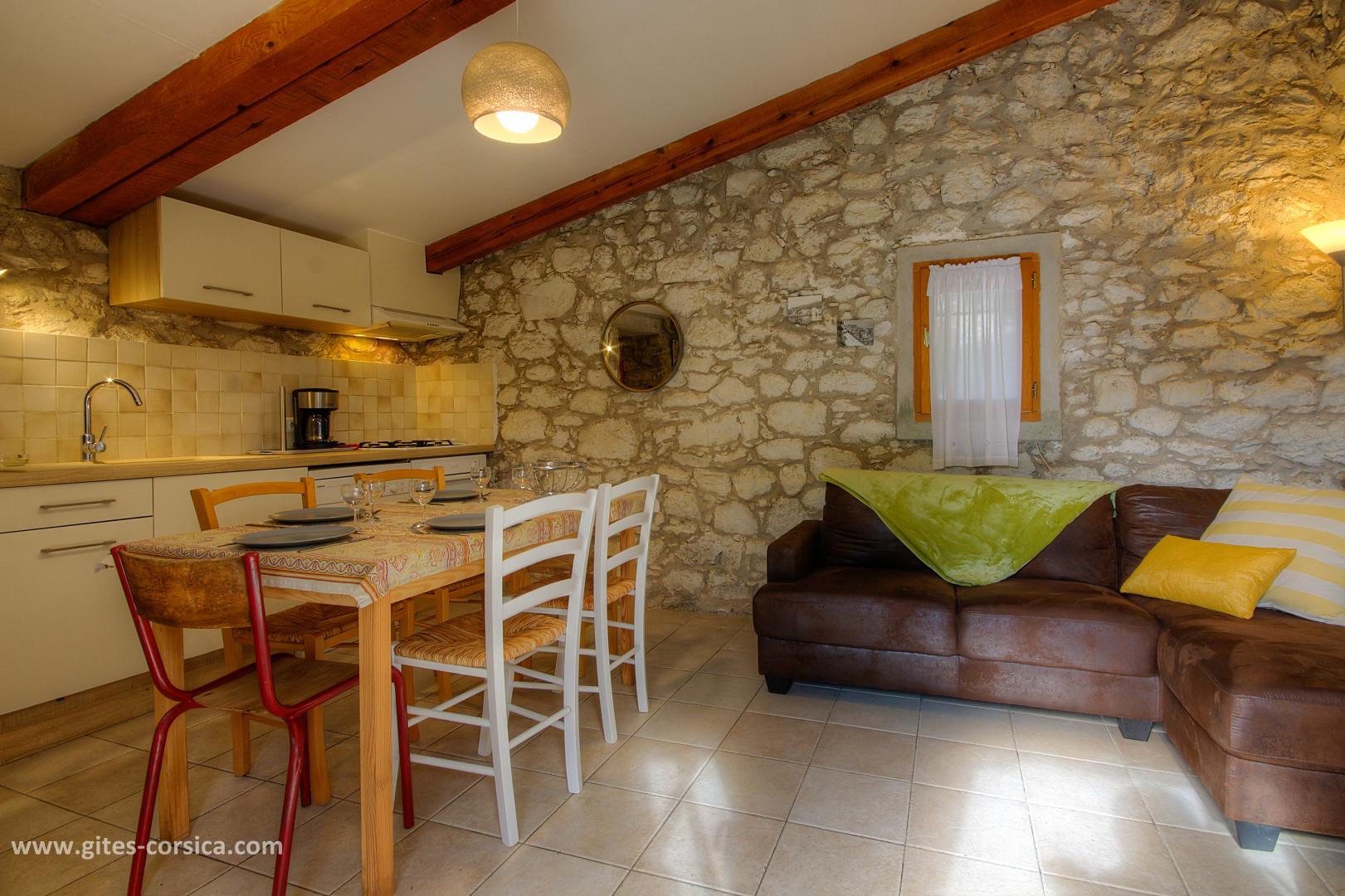 G�te rural � Pietralba en Haute-Corse : le terrain