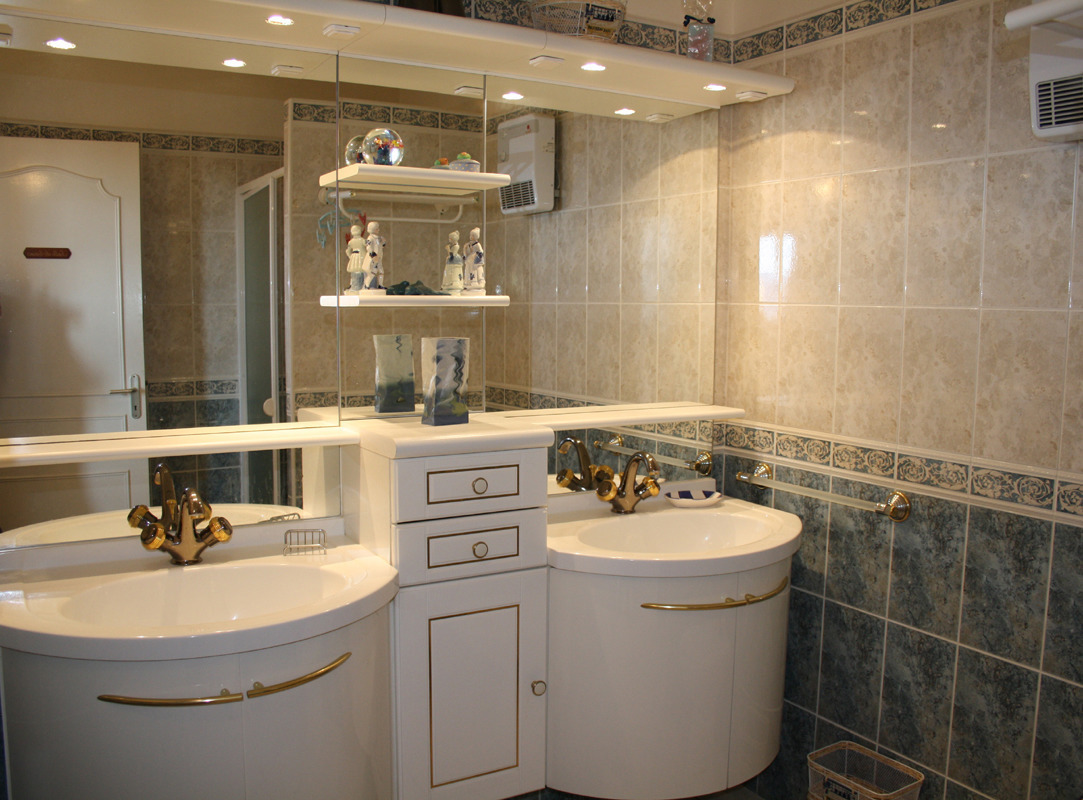 G�te rural � Castifao en Haute-Corse : salle d'eau
