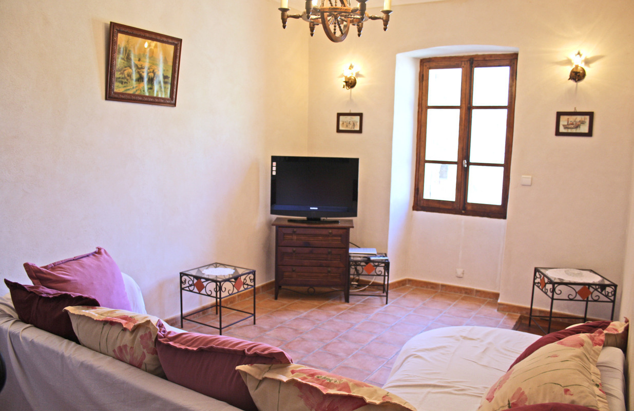 g�te rural � Corbara en Haute Corse : salon