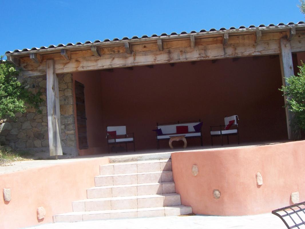 G�te rural � Figari en Corse-du-Sud : la piscine