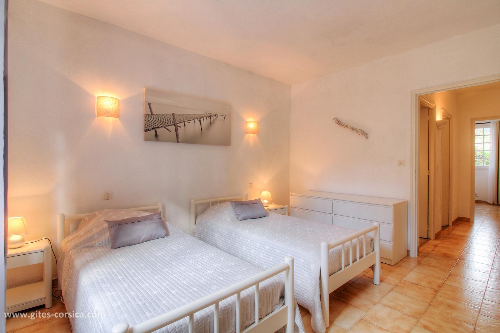 G�te rural � Campo en Corse-du-Sud : salle de bain