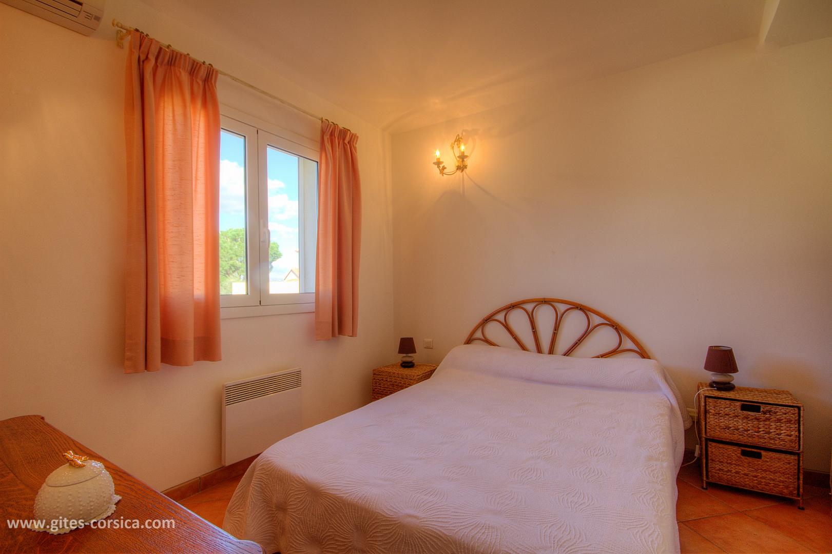 G�te rural � Porto-Vecchio en Corse : terrasse