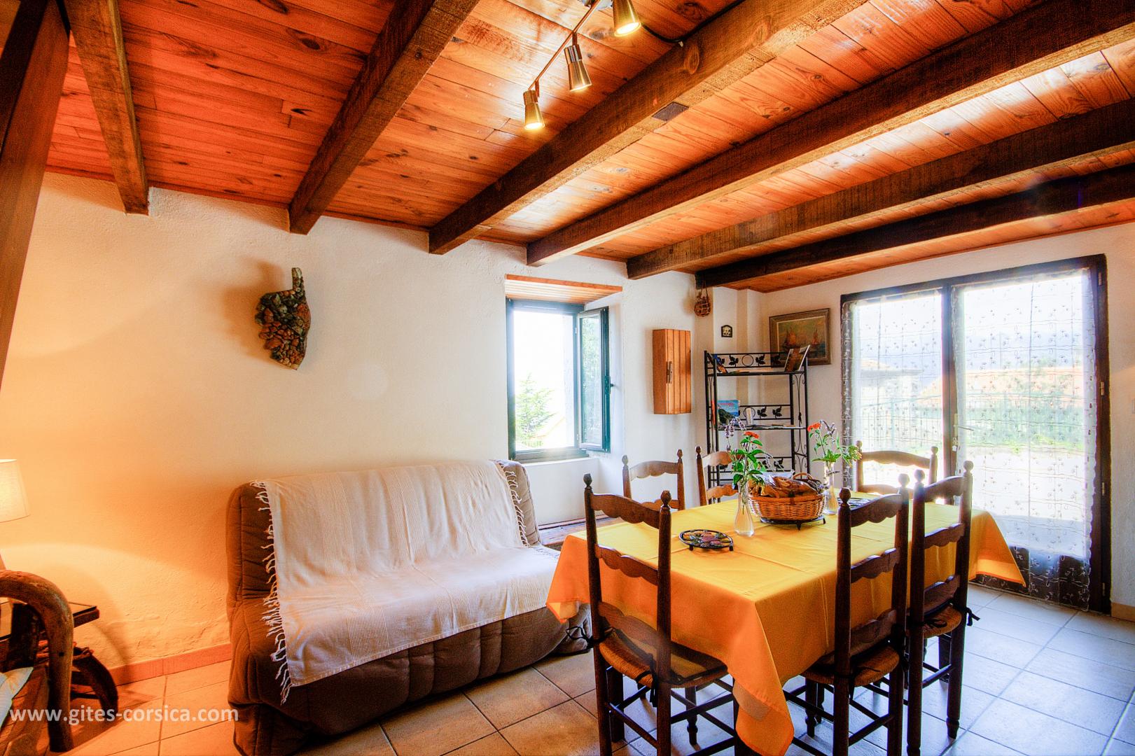 G�te rural � Bisinchi en Corse: une chambre