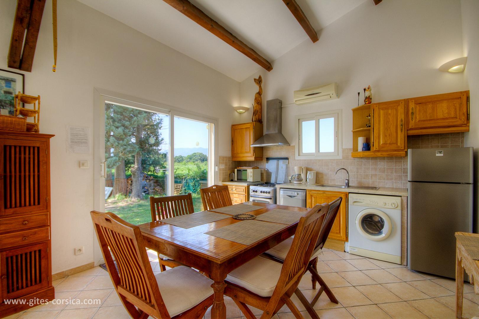 G�te rural 56123 � Querciolo en Haute Corse : le coin repas